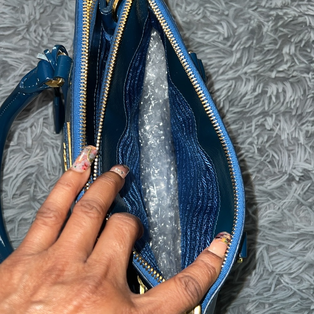 Prada saffiano leather bag - Picture 8 of 12